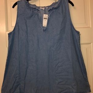 NWT Gap top Size M